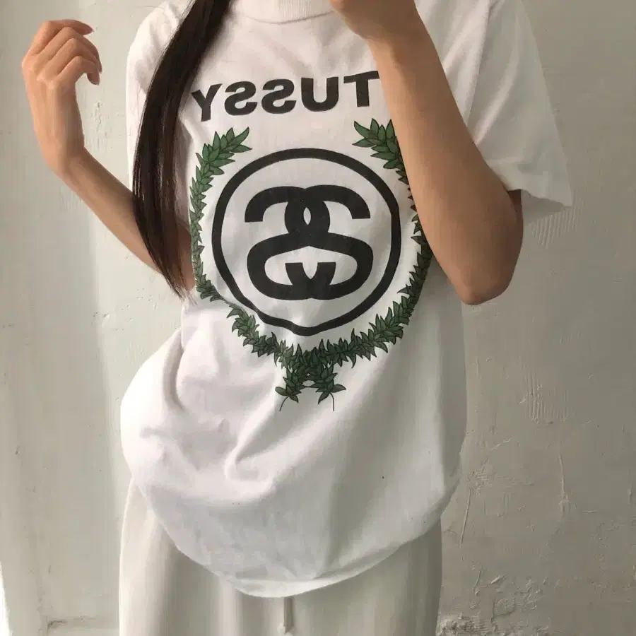 Stussy 스투시 SS월계수링크로고 화이트컬러 티셔츠