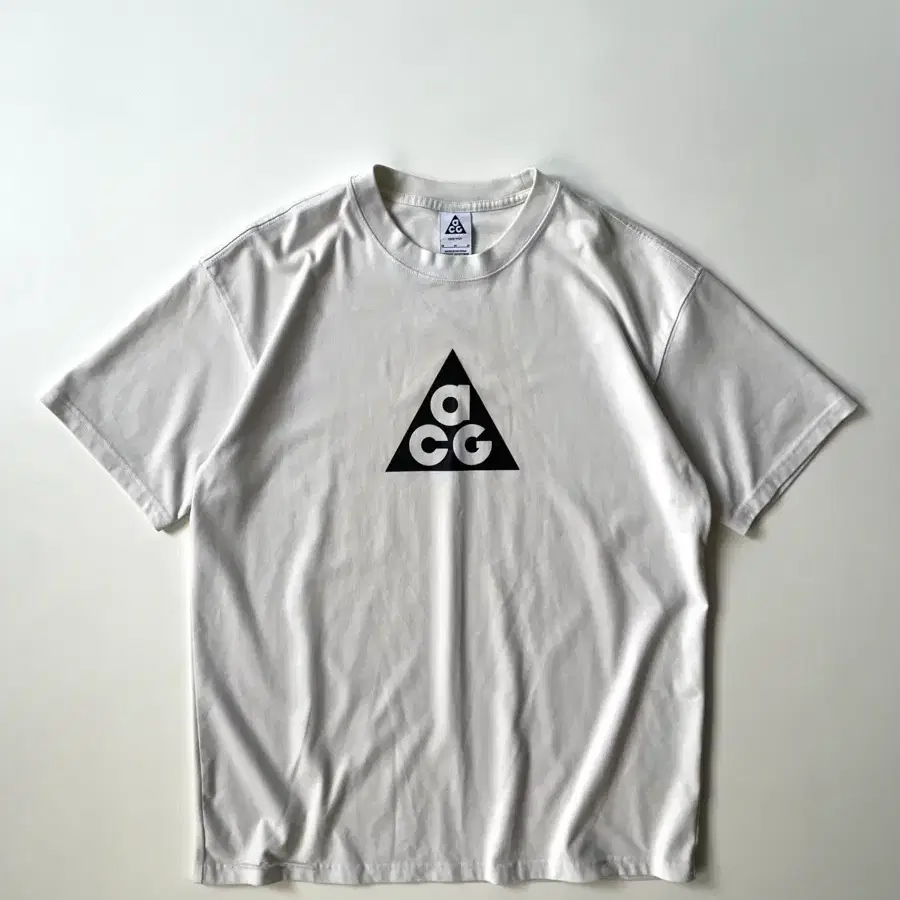 Acg 화이트 티셔츠