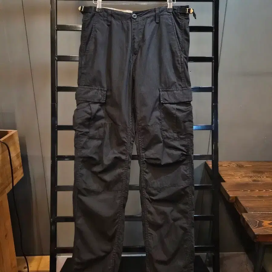 [30/32] 칼하트 WIP Carhartt WIP 에이비에이션 팬츠 립스탑 카고 블랙 8.9