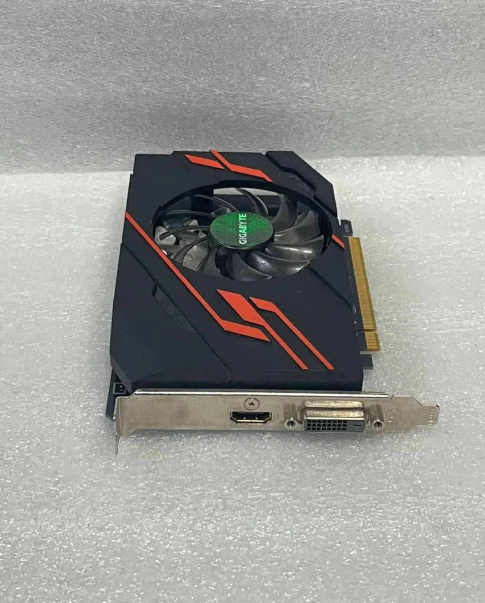 GTX 1030 2GB 그래픽카드
