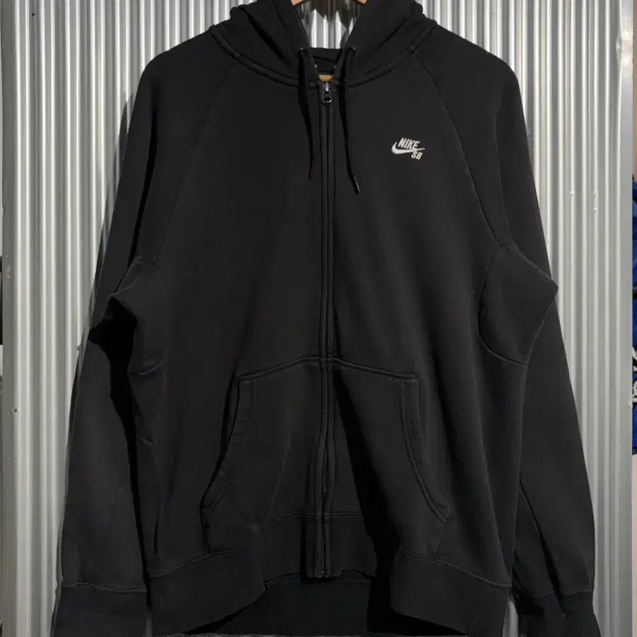 [L] 나이키 SB Nike SB 후드 집업 자켓 블랙 기모 4.9