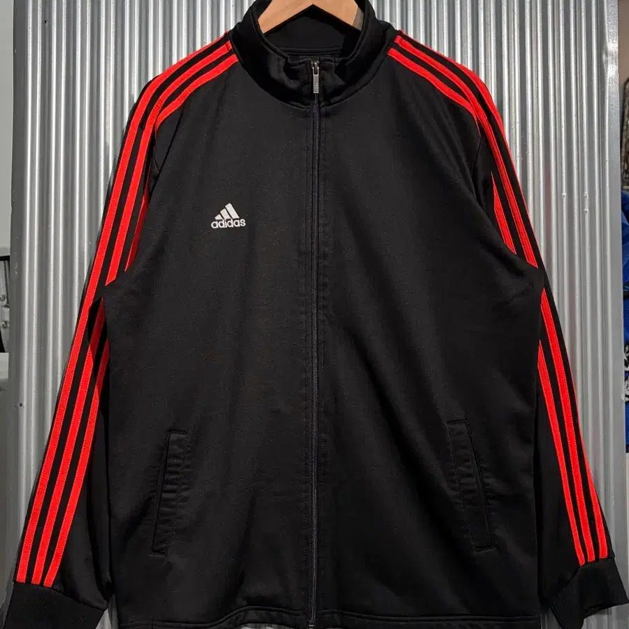 [110] 아디다스 adidas 삼선 트랙탑 기모 집업 자켓 블랙 레드 4.5