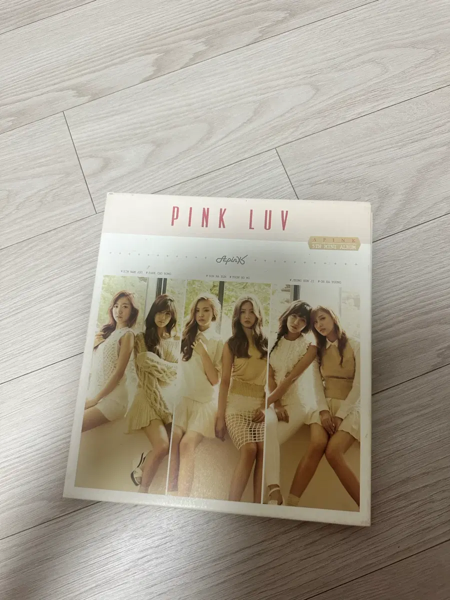 에이핑크 Luv 앨범 판매합니다!