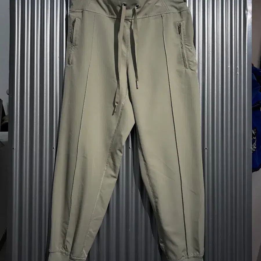 [M] 캘빈클라인진 Calvin Klein Jeans 조거 트레이닝 팬츠 카키 2.9