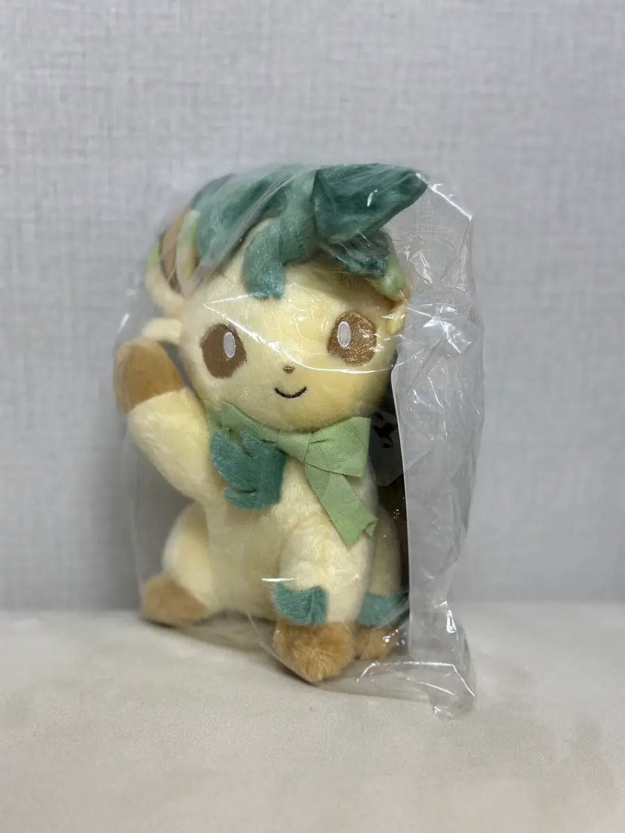 이브이즈 하이파이브 인형 (리피아)