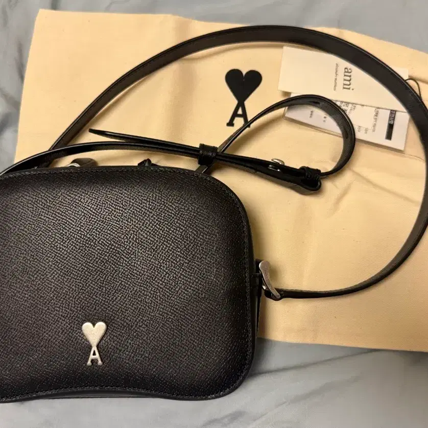 아미 크로스백 ami paris camera bag-블랙색상