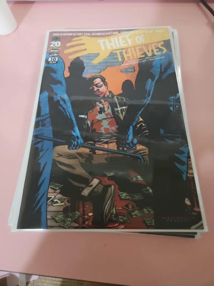 T / 2012 / Thief of Thieves #10
