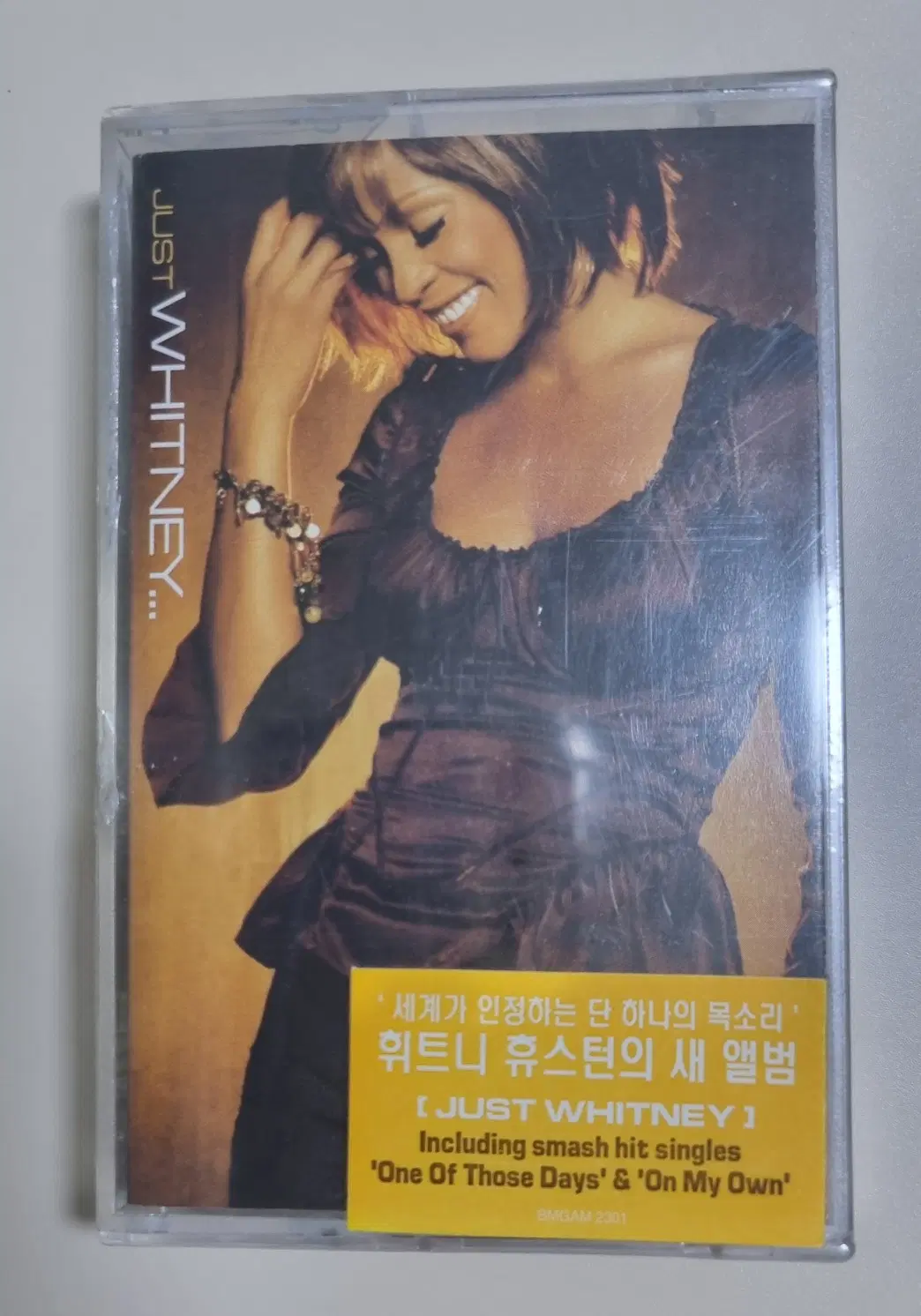 휘트니 휴스턴 5집 (미개봉 카세트테이프) 케이스 옆면 금