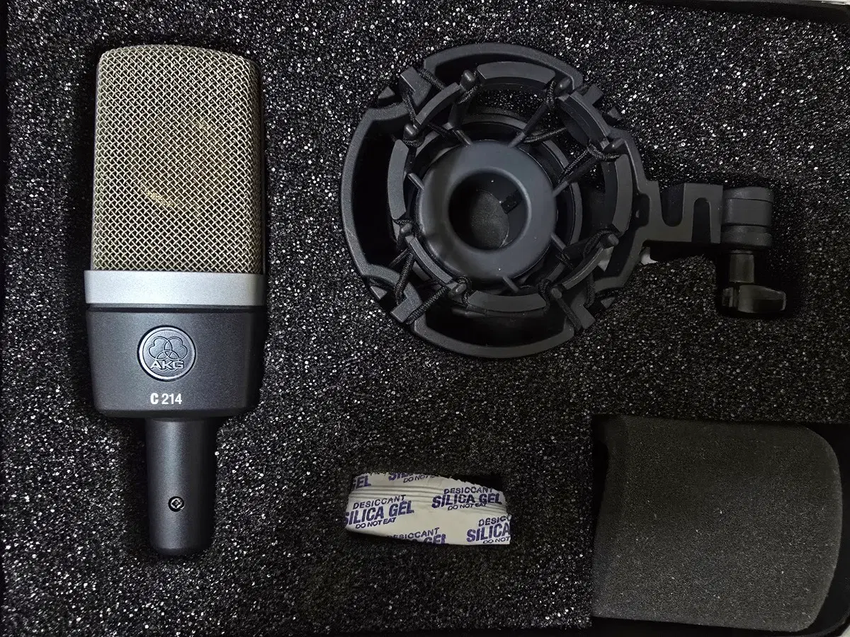 akg c214 민트급 판매합니다