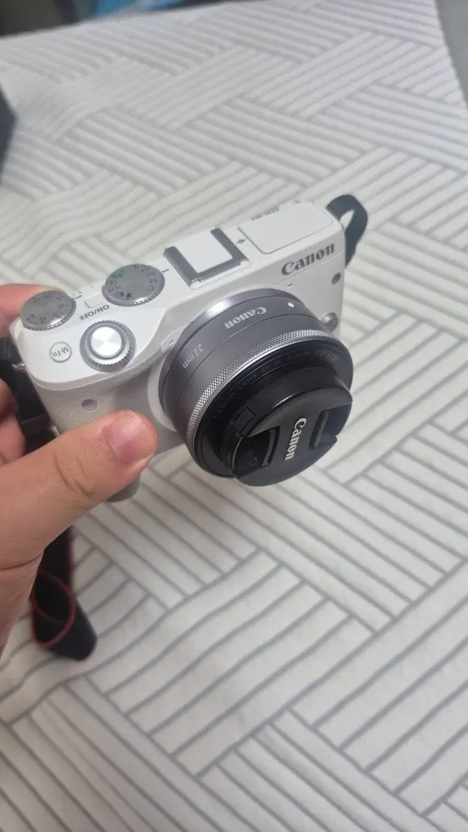 캐논 EOS M3 화이트 22mm f2 풀박스