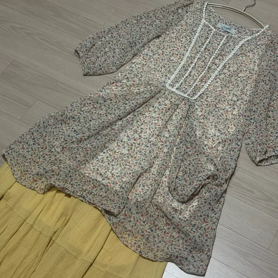 카모메산장 코디 세트 잔꽃 블라우스 노랑 스커트 모리걸