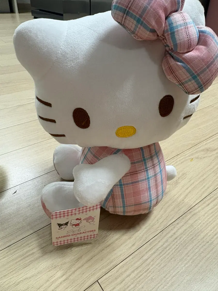 헬로키티 인형 핑크 체크 리본