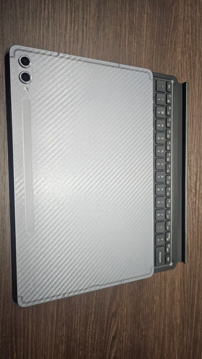 갤럭시탭 S10+ 플러스 키보드북커버 뒷면 삽니다.