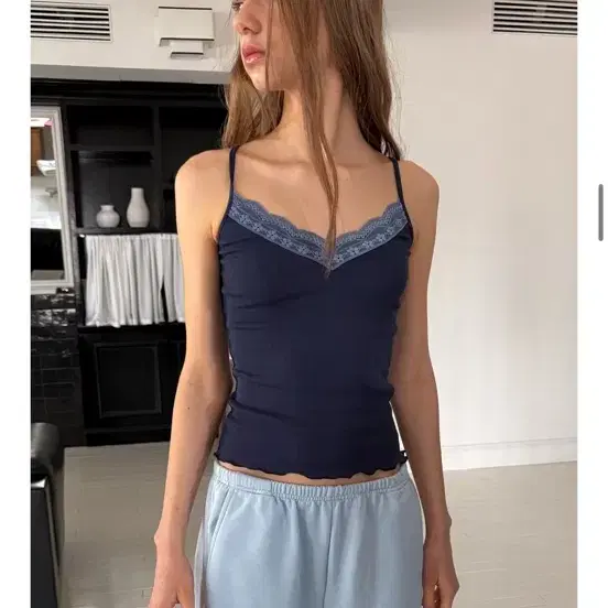(새상품) 헤더먼트 레이스 포인트 캐미솔(lace point cami) 네이비