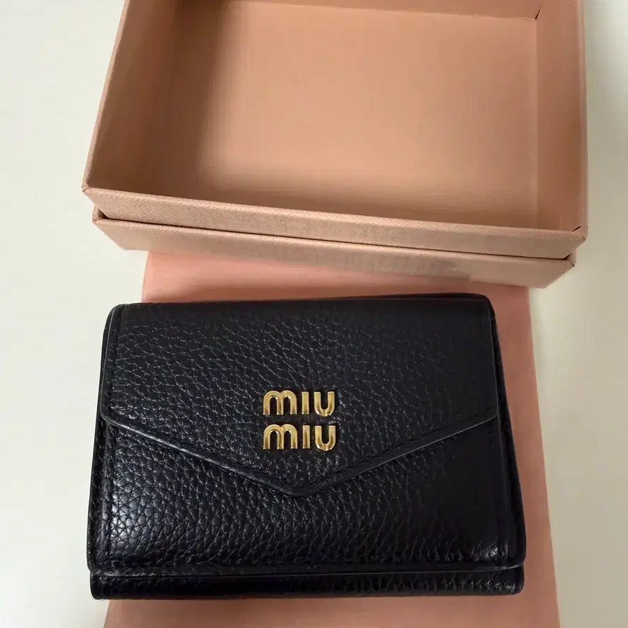 미우미우 블랙 카드지갑