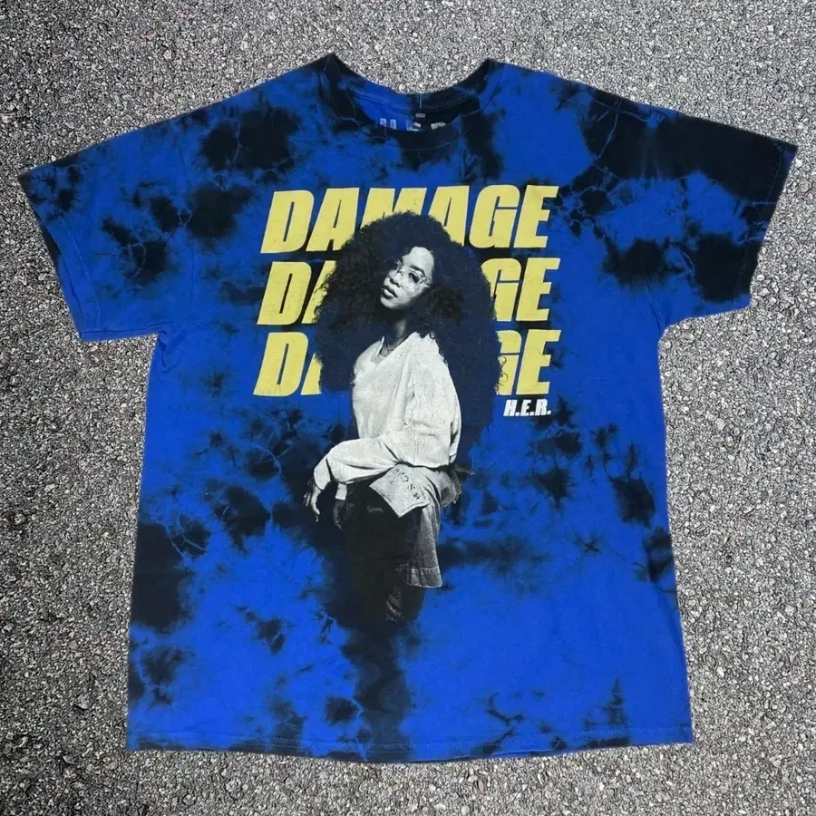 H.E.R. Damage 블루 타이다이 그래픽 밴드 티셔츠 M
