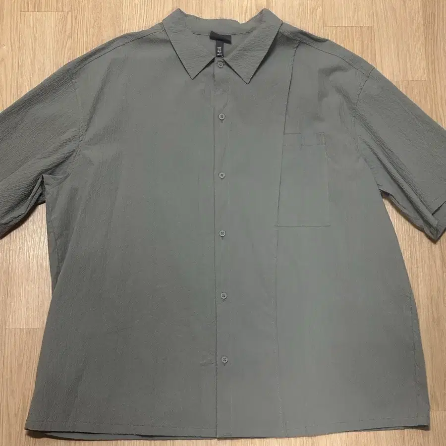 H&M 카키 반팔셔츠 XL