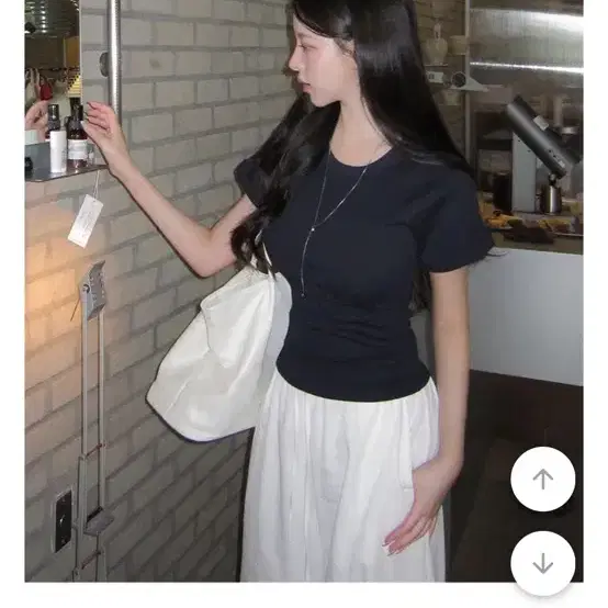 에이블리 홀리 치프 바이오워싱 롤업 래글런 반팔티