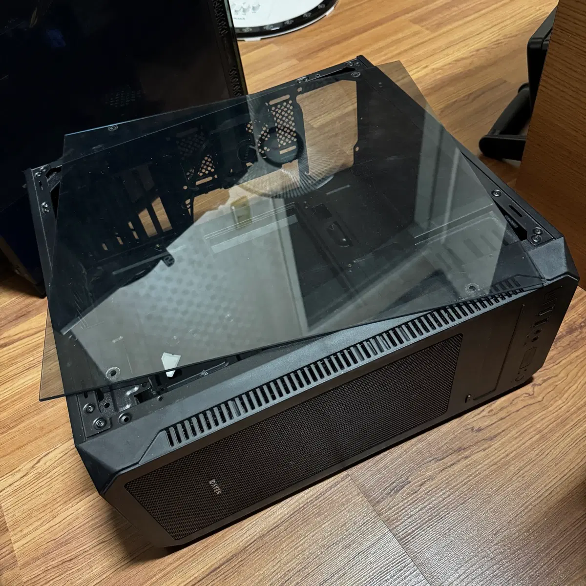 데이븐 크리스탈 pc케이스