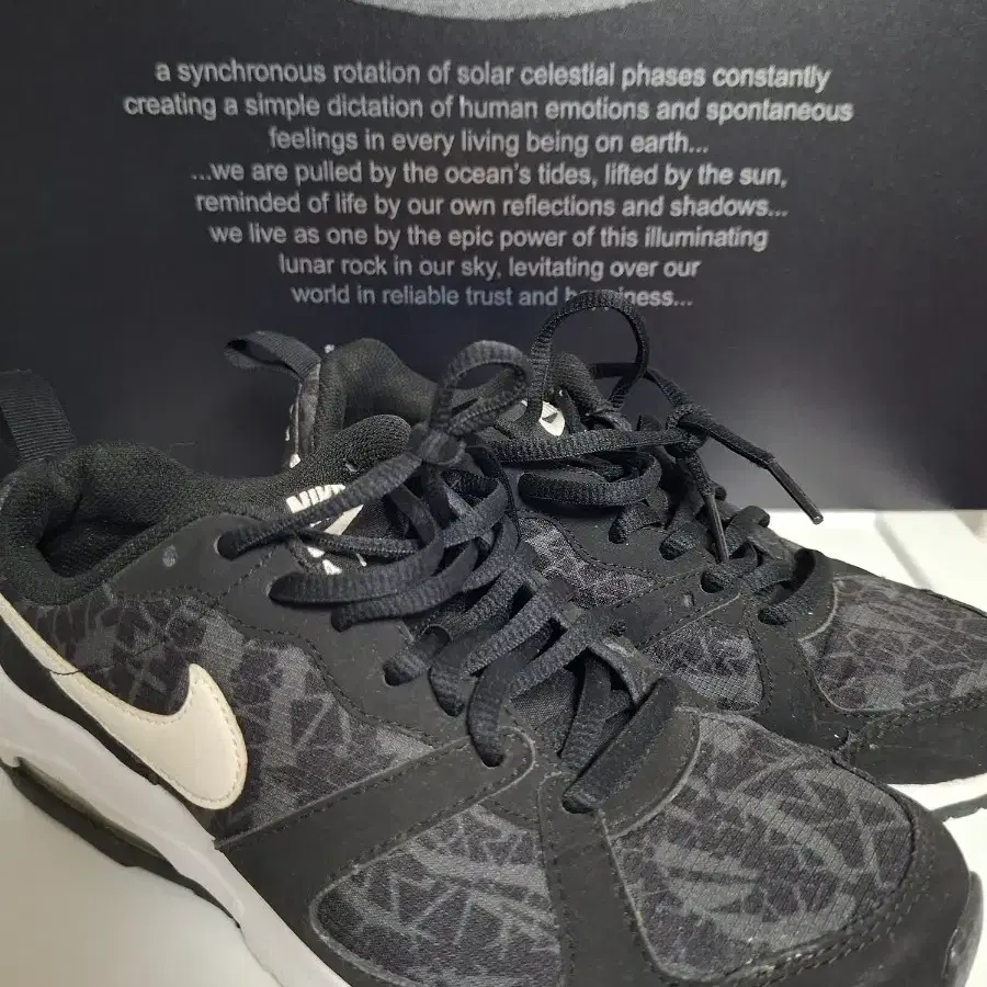 [NIKE/240] 나이키 에어 그래픽 스니커즈 블랙