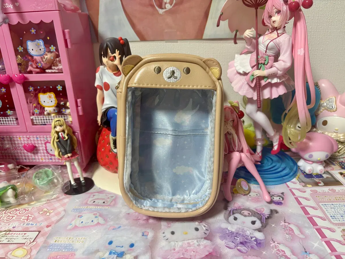 리락쿠마 파우치