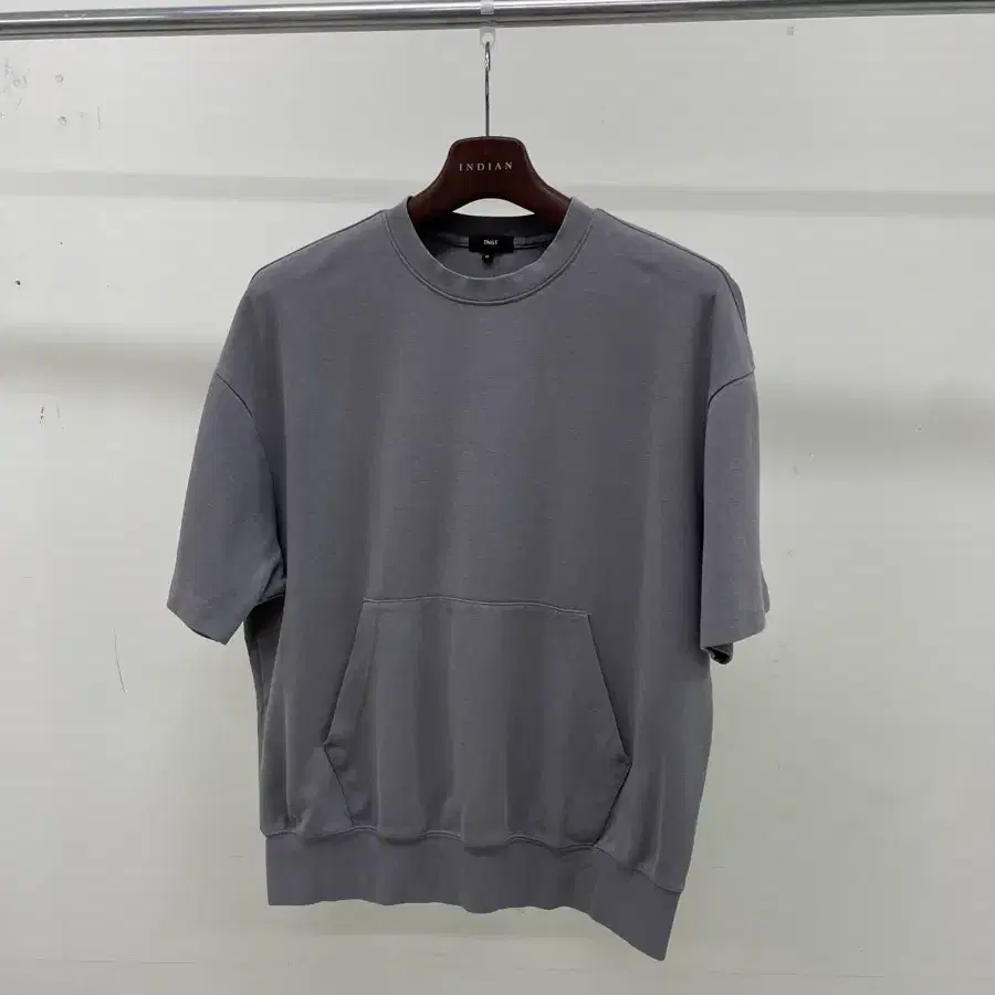 [DKNY]  그레이 도톰한 반팔 티셔츠 (95-100추천)
