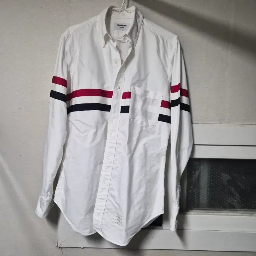 톰브라운 화이트 셔츠 삼선 긴팔