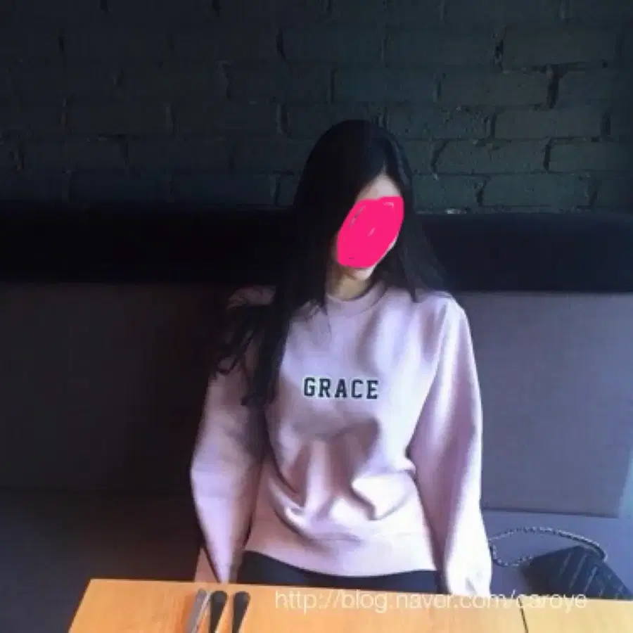 앤더슨벨 핑크 GRACE 맨투맨 (백현 착용)