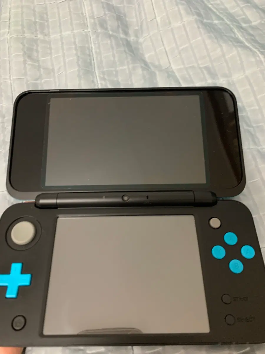 국내정발 A급 닌텐도 NEW 2DS XL 팝니다. 뉴 2DS XL 2dsxl 3ds