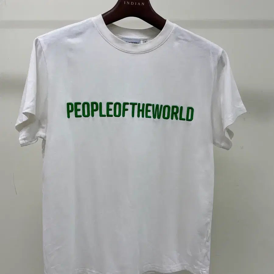 People of the world 화이트 반팔티 ( 100사이즈)