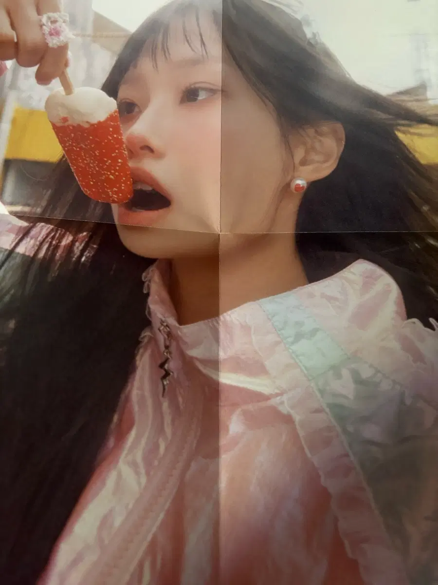CHUU츄StrawberryRush앨범포스터