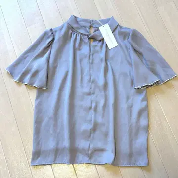 PROPORTION BODY DRESSING 키넥 플레어 블라우스