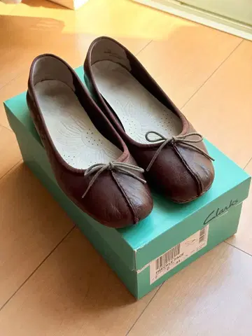 Clarks 클락스 FRECKLE FACE 발레 슈즈 26cm