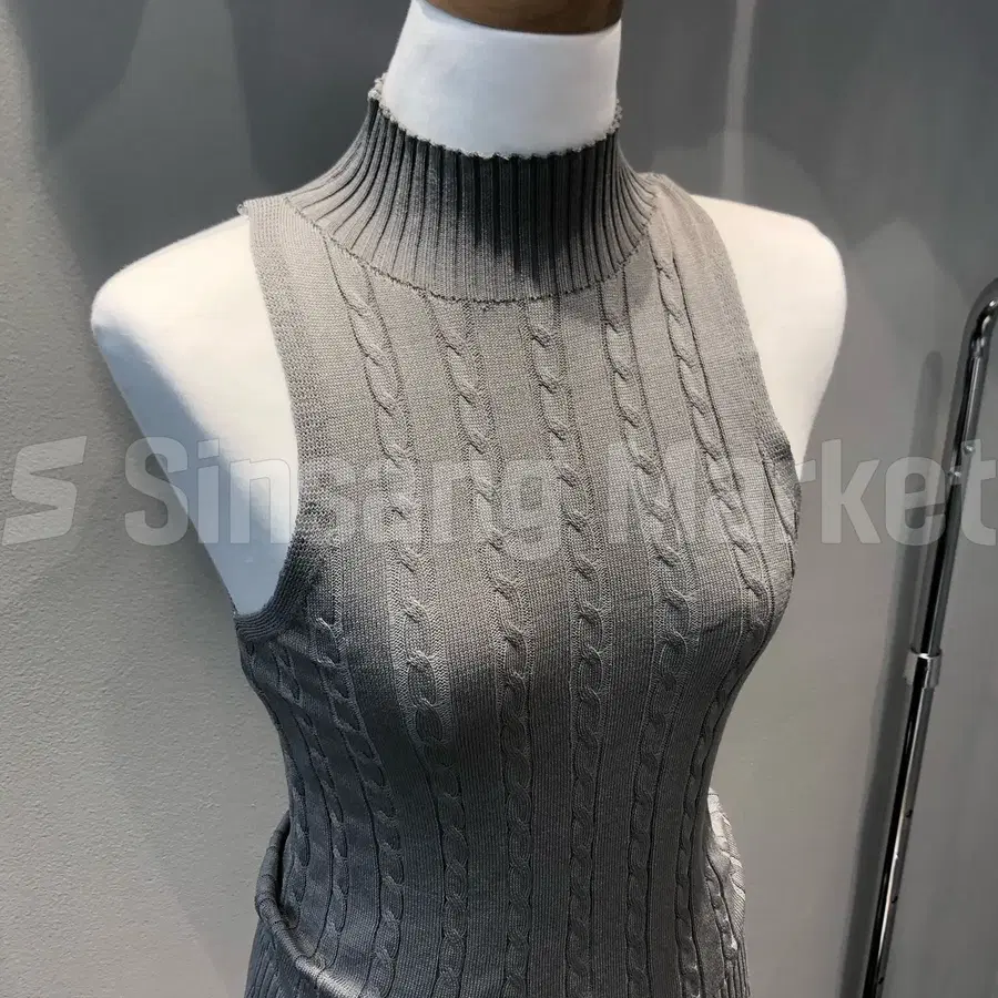 [빠른발송] 포에버 반하이넥 꽈배기 여름니트 섹시글램 기본티 슬림
