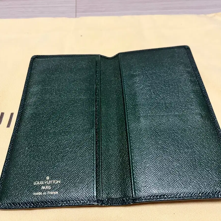 루이비통 장기갑