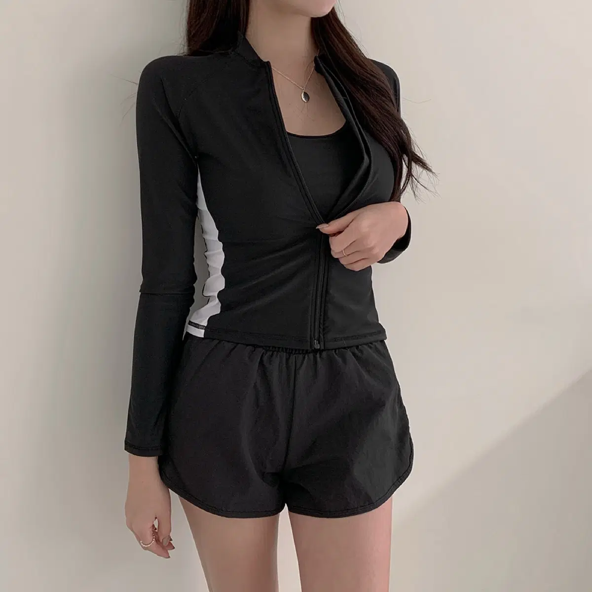 래쉬가드 비치웨어 3피스 나그랑 배색라인 포인트집업 해외여행 물놀이 개미허리 커버반바지 세트