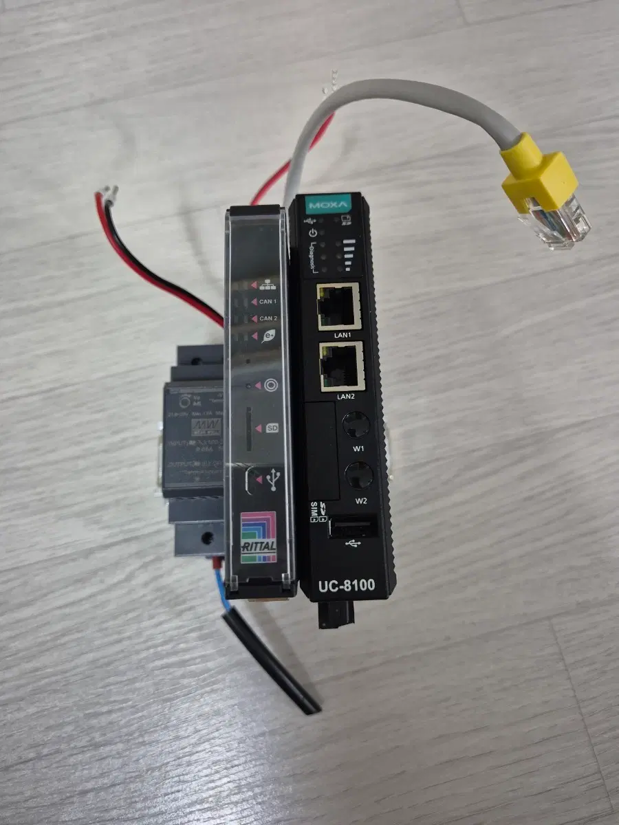 MOXA UC-8100 산업용 컴퓨터 /IOT 인터페이스/전원공급