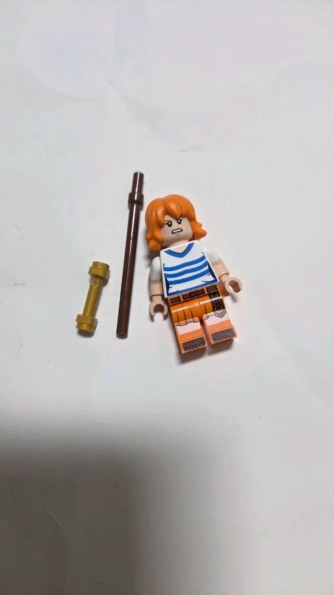 레고 원피스 나미 피규어