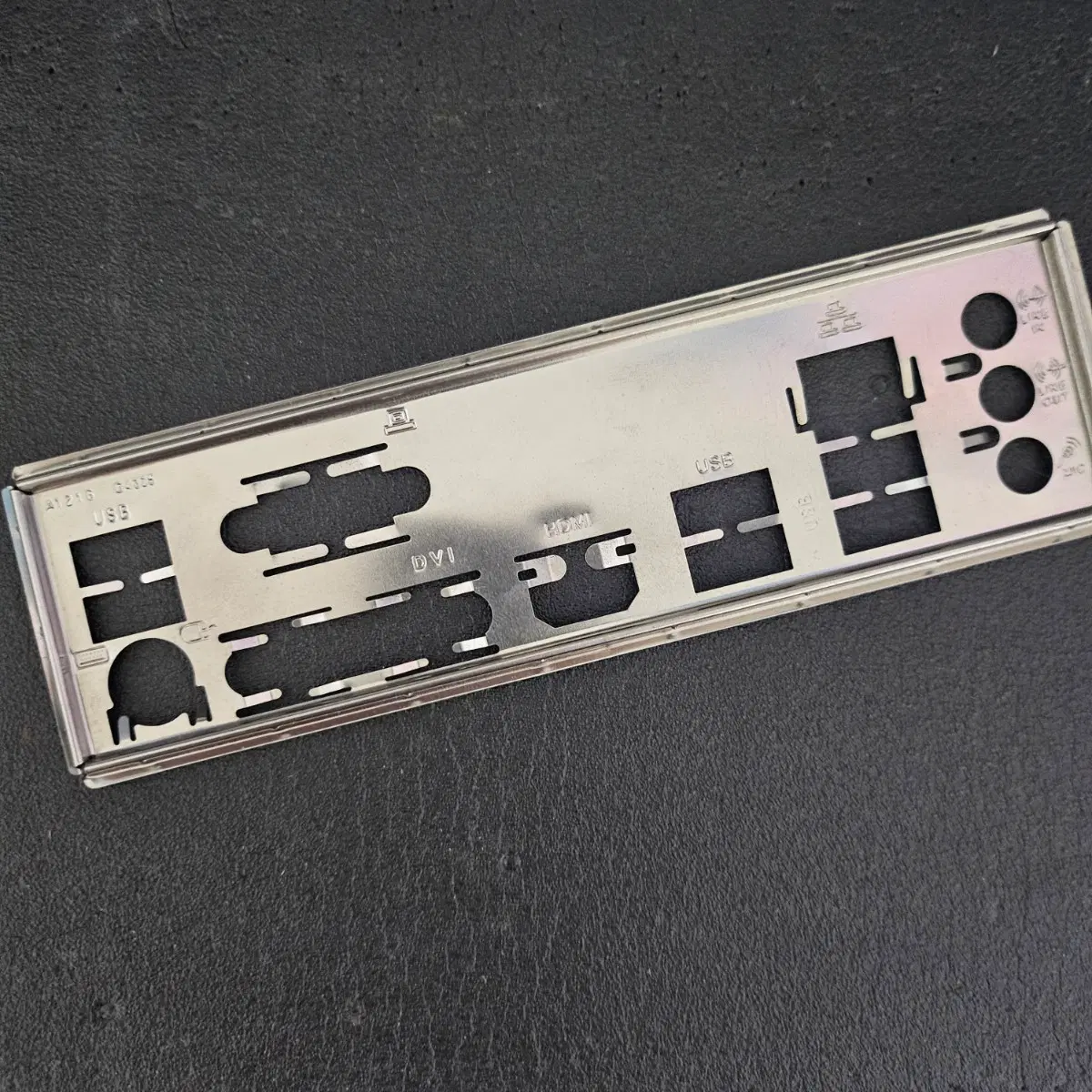 기가바이트 GA H77M - D3H 백패널 백플레이트