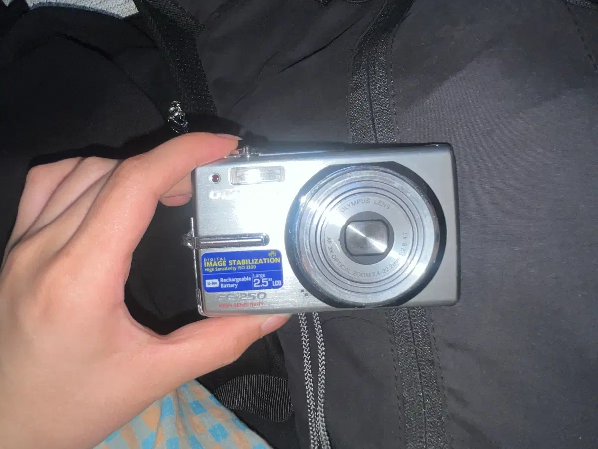 OYLMPUS FE-250