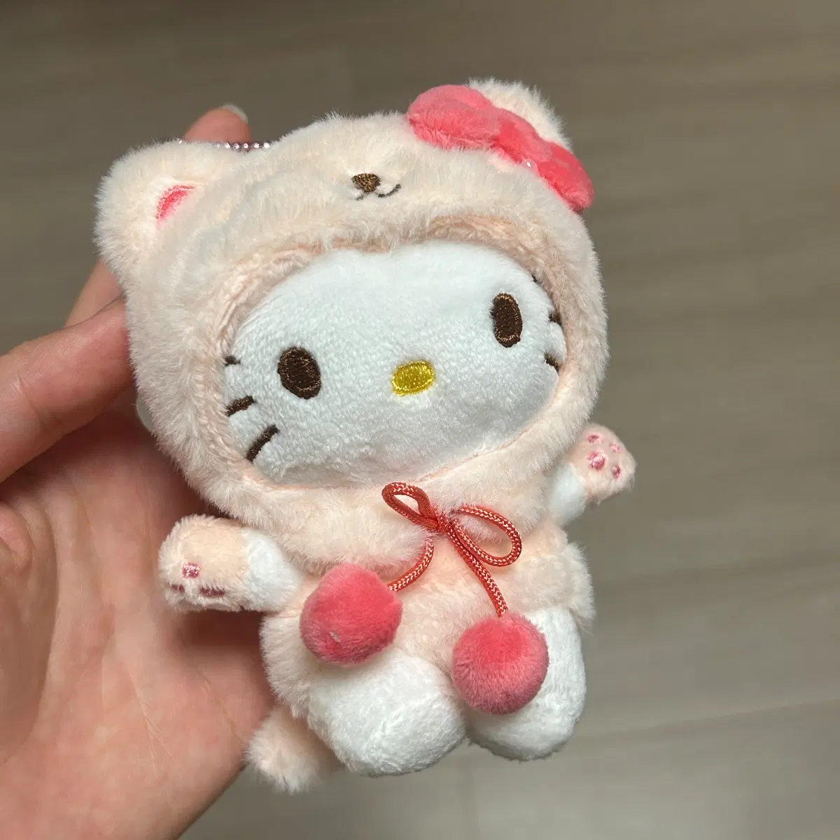 (정품/새상품) 산리오 헬로키티 마스코트 키링 인형 고양이 9cm 핑크 후드