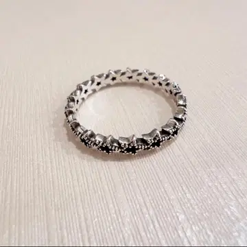 size50) Band of Asymmetric Stars Ring