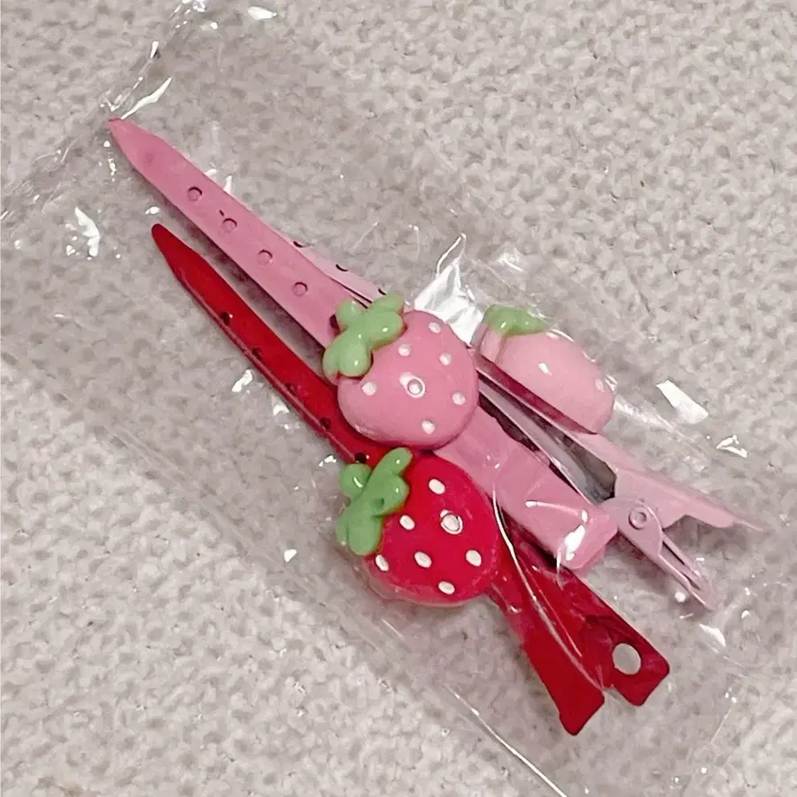 딸기 스트로베리 집게핀 머리핀 헤어핀 앞머리핀 3개 세트 모리걸 일녀 양산형