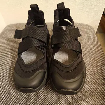 미사용 새상품 스니커즈 샌들 완판 블랙 24cm