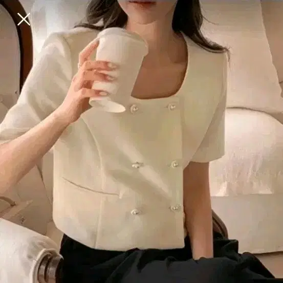 베니토 MOIRE 로아 스퀘어 숏슬리브 자켓 크림