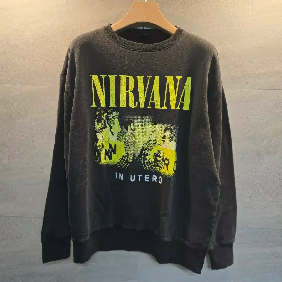NIRVANA 정품. 인 유테로 맨투맨. 미착.