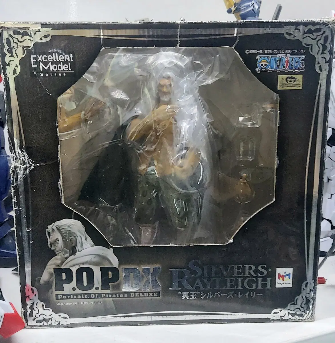 미개봉 새제품 메가하우스 원피스 POP 레일리 피규어 팝니다
