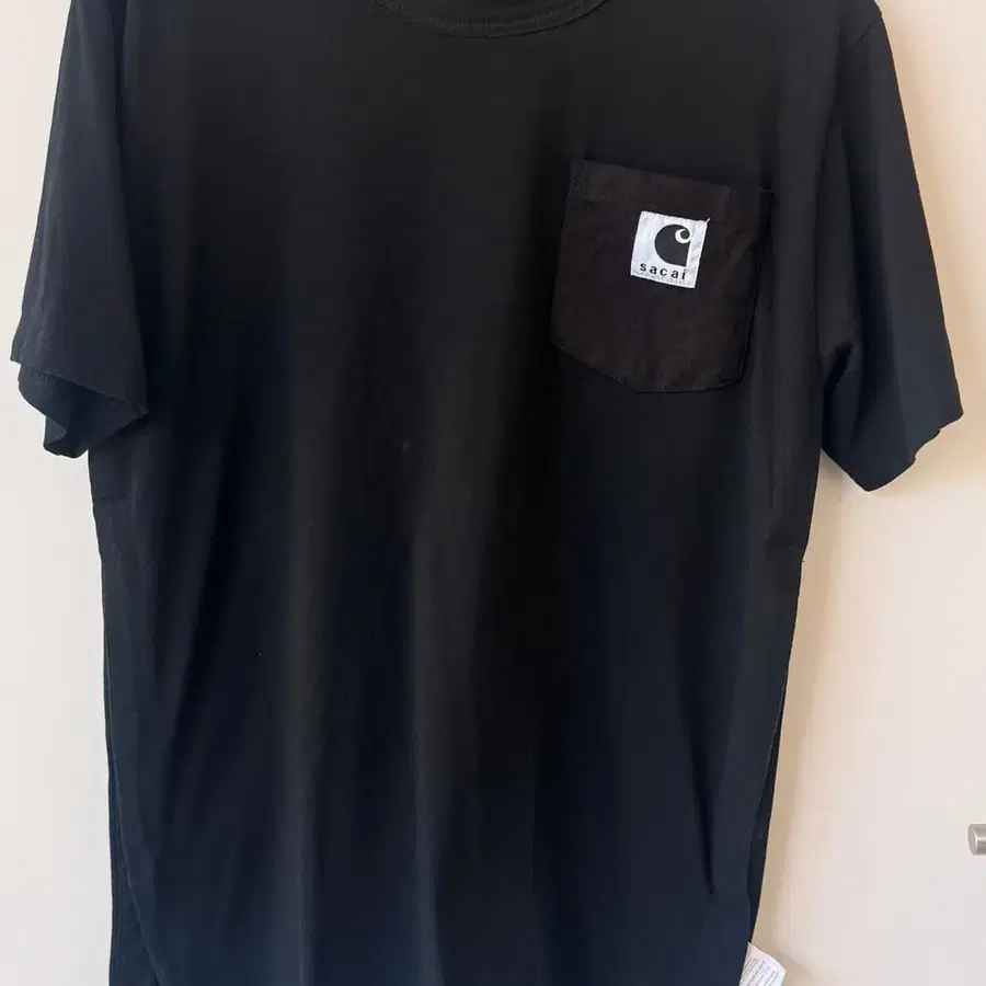 사카이(Sacai)X 칼하트 WIP(Carhartt WIP) 포켓반팔티