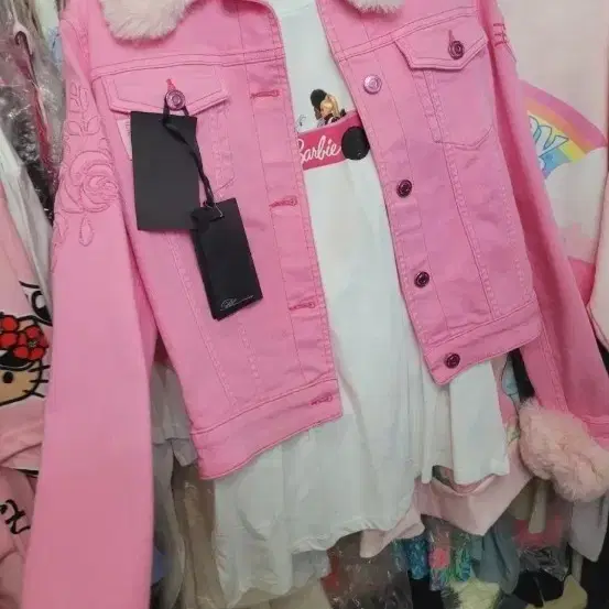 핑크색 퍼 카라 데님 자켓 블루마린 키티S