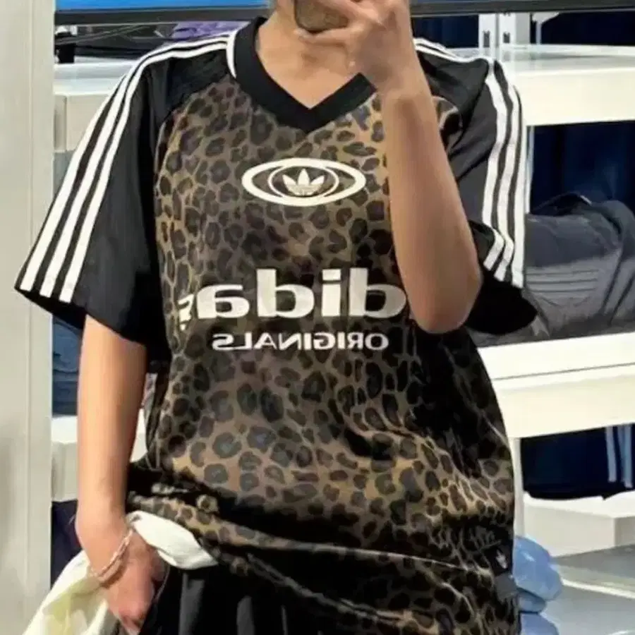 아디다스 새틴 풋볼 져지 호피 반팔티 L